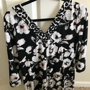 White House Black Market Tunic Top